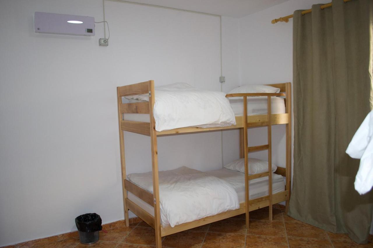 Me & You Hostel Tirana Exteriör bild